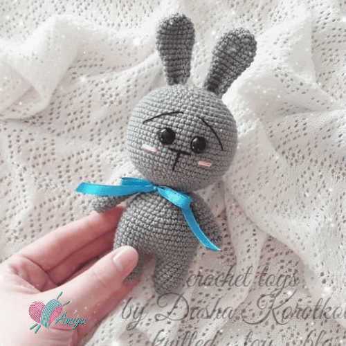 A grey bunny amigurumi – Russia Pattern