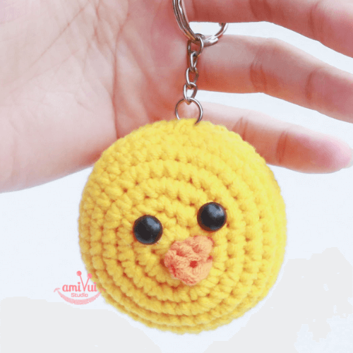 Chicken Keychain Amigurumi Crochet Pattern – Free Tutorial