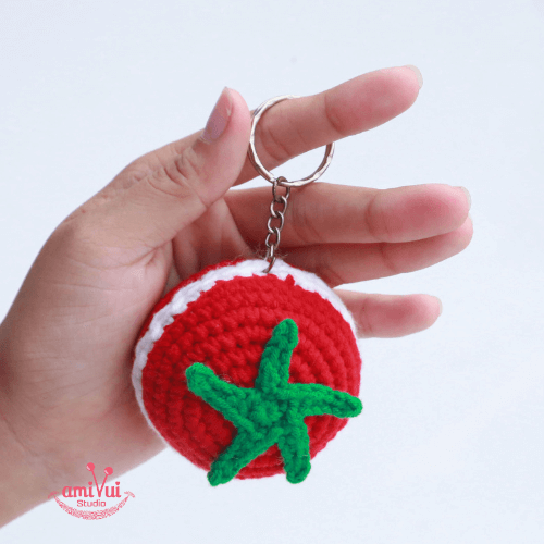 Tomato Keychain Amigurumi Crochet Pattern – Free Tutorial