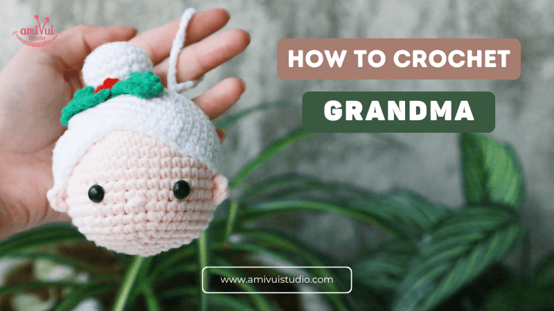 Crochet Christmas Grandma - Heartwarming Holiday Amigurumi