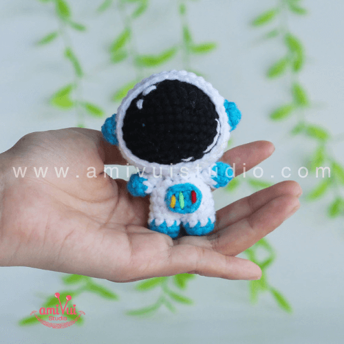 Little Astronaut Amigurumi – Free Crochet Pattern