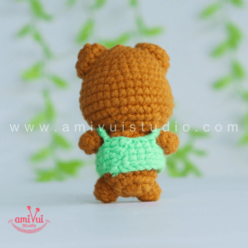 Tiny Bear amigurumi – Free crochet pattern by AmivuiStudio