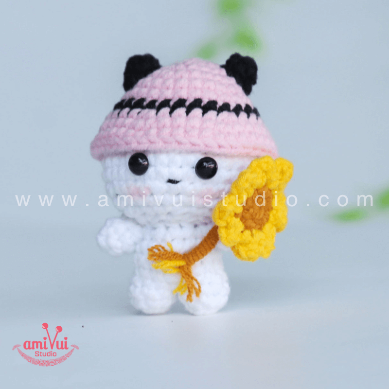Crochet Panda with Flower - Free Amigurumi Pattern by AmivuiStudio
