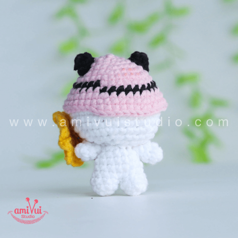 Crochet Panda with Flower - Free Amigurumi Pattern by AmivuiStudio