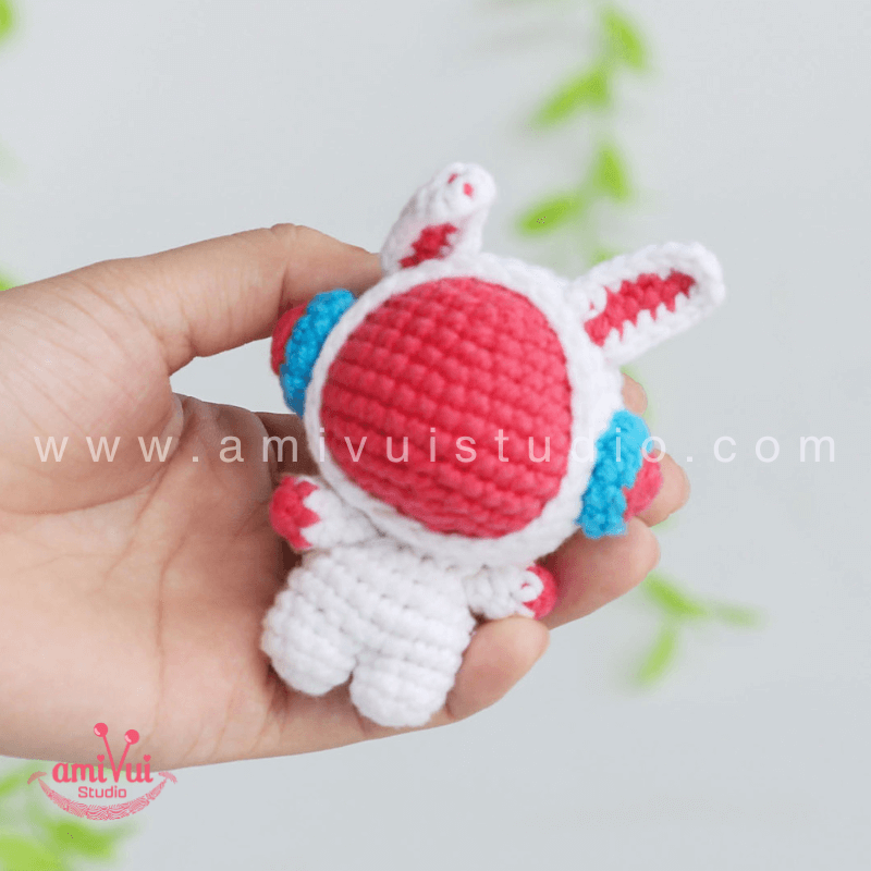 Crochet Astronaut Bunny - Free Amigurumi Pattern by AmivuiStudio