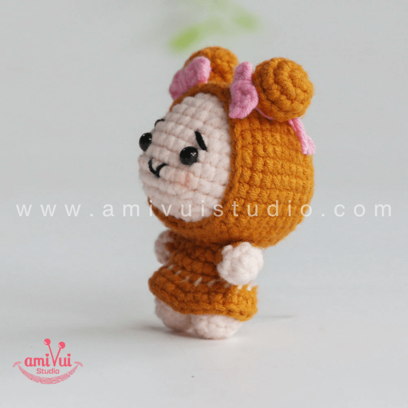 Crochet Monkey- Free Amigurumi Pattern by AmivuiStudio