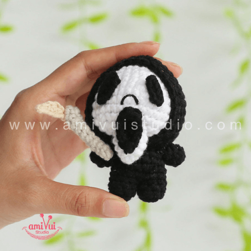 Scream character amigurumi Free crochet pattern
