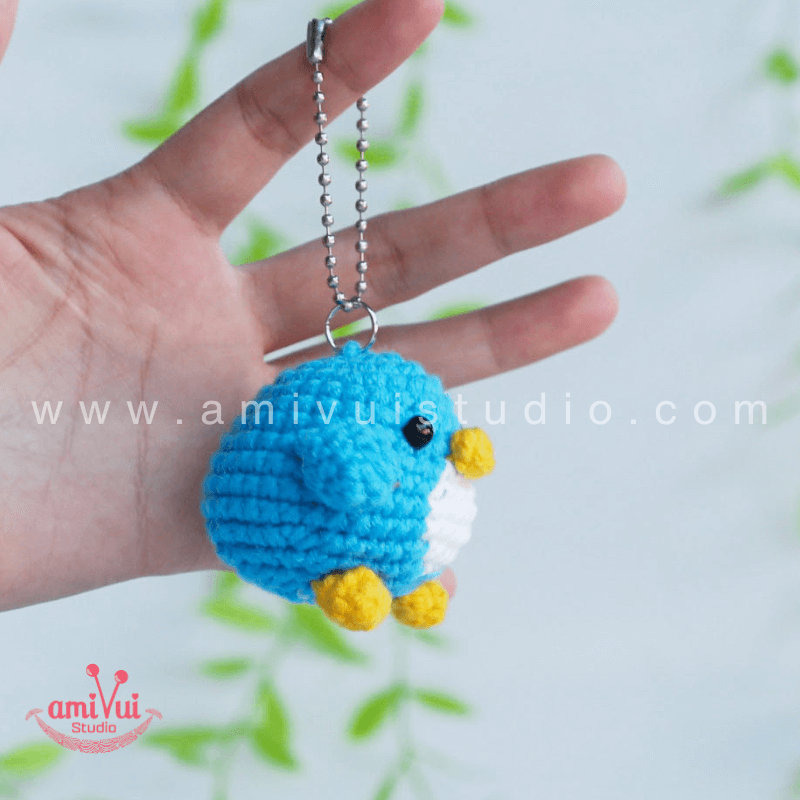Crochet Penguin keychain - Free Amigurumi Pattern by AmivuiStudio
