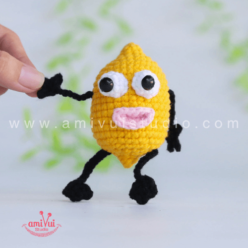 Crochet amigurumi lemon keychain free pattern