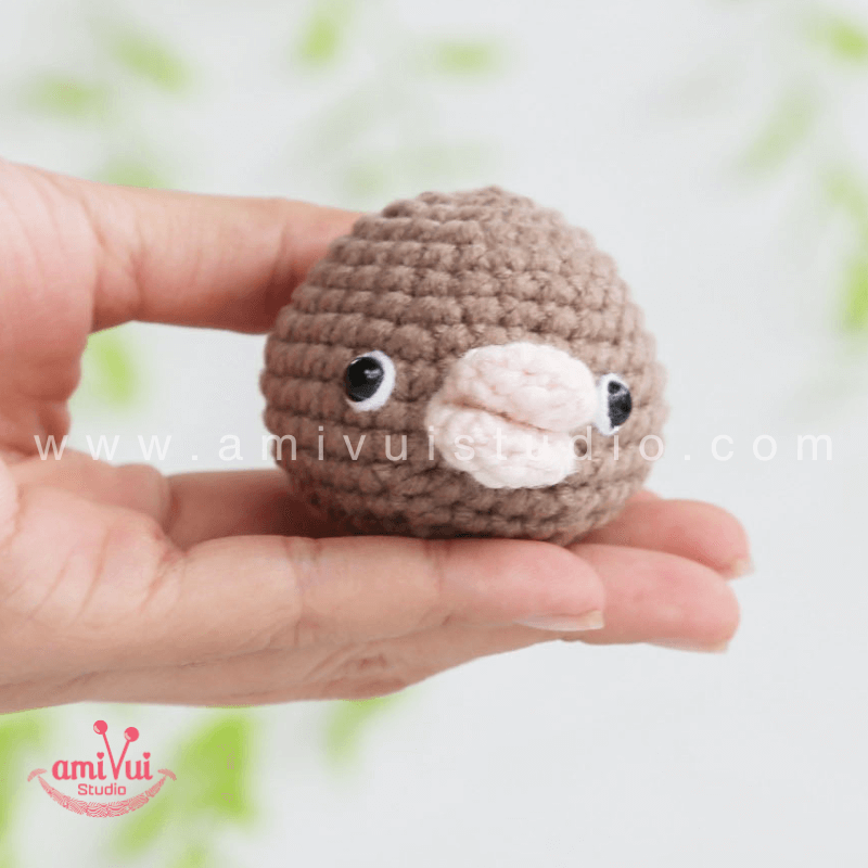 Crochet tiny Duck keychain - Free Amigurumi Pattern by AmivuiStudio