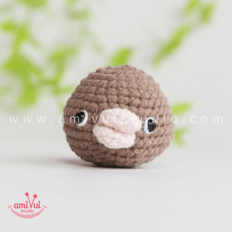 Crochet tiny Duck keychain - Free Amigurumi Pattern by AmivuiStudio