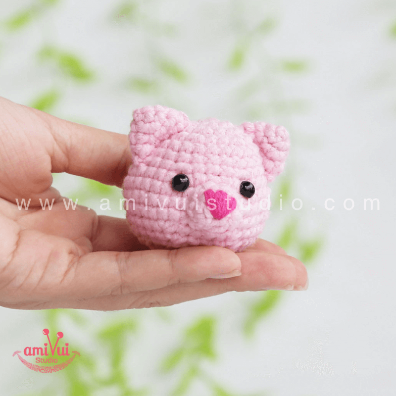 Crochet tiny Bear keychain - Free Amigurumi Pattern by AmivuiStudio