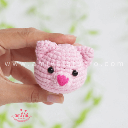 Free tiny amigurumi bear keychain crochet pattern