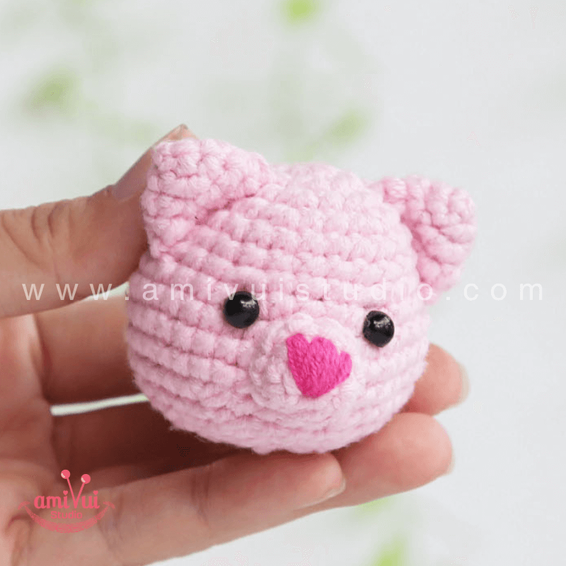 Crochet tiny Bear keychain - Free Amigurumi Pattern by AmivuiStudio