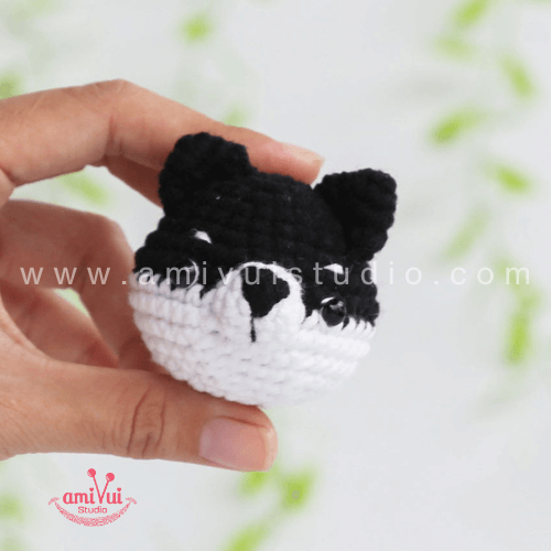 Free tiny amigurumi dog keychain crochet pattern