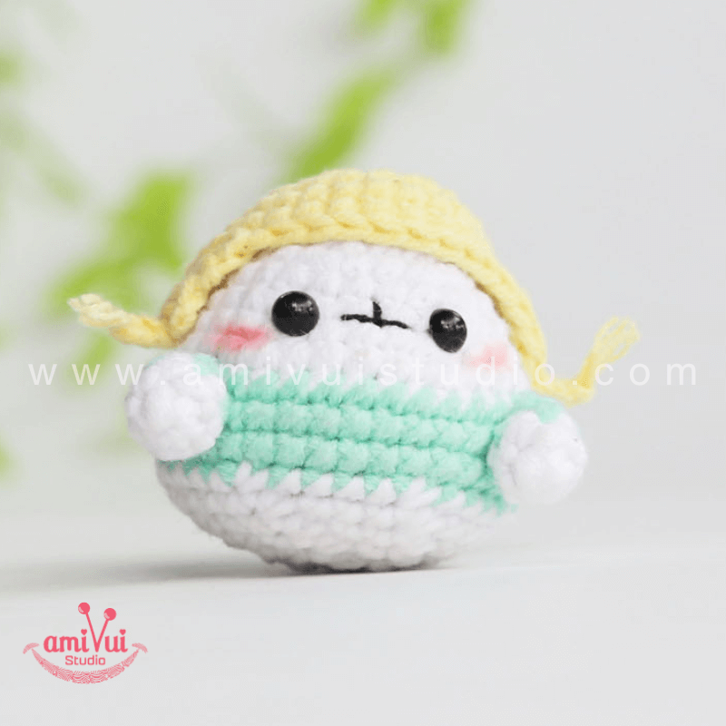 Crochet tiny Duck with hat keychain - Free Amigurumi Pattern by AmivuiStudio