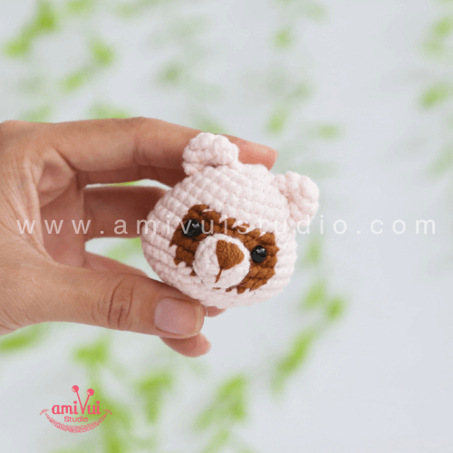 Amigurumi panda bear keychain free crochet pattern