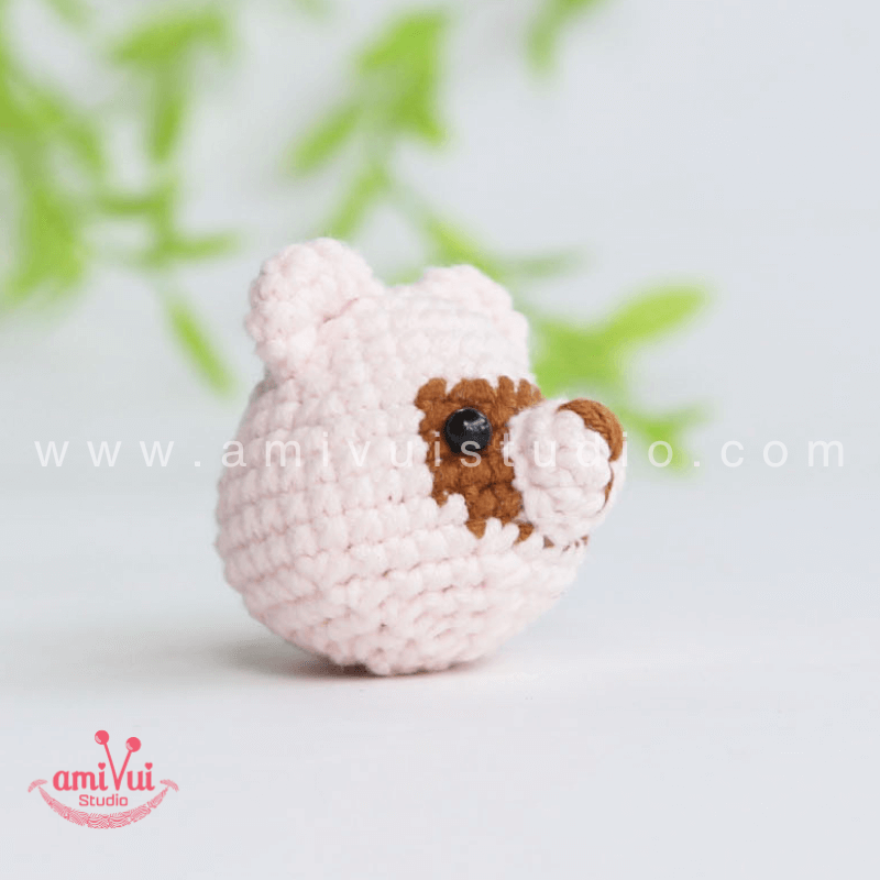 Crochet Panda Bear keychain - Free Amigurumi Pattern by AmivuiStudio