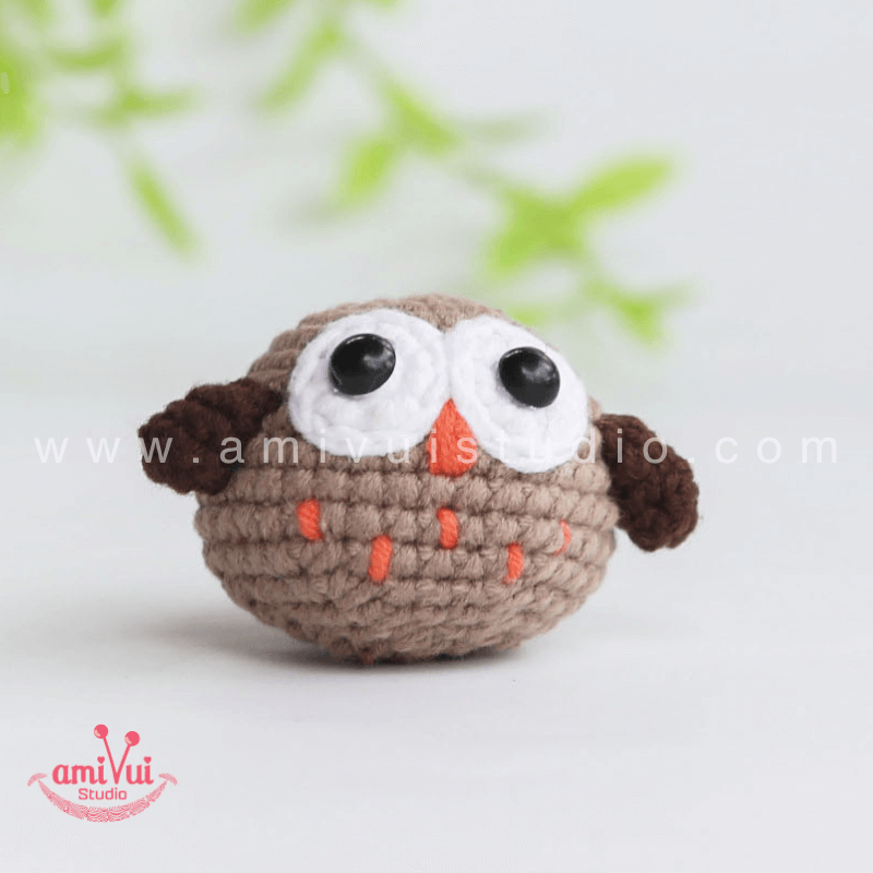 Crochet tiny Owl with hat keychain - Free Amigurumi Pattern by AmivuiStudio