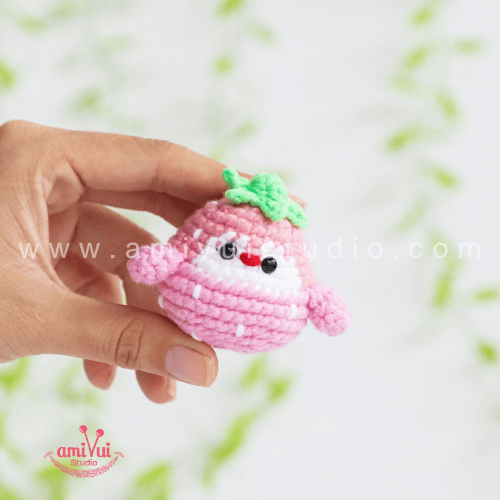 Amigurumi strawberry keychain free crochet pattern