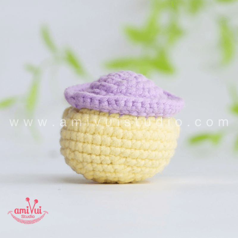 Crochet Chick keychain - Free Amigurumi Pattern by AmivuiStudio