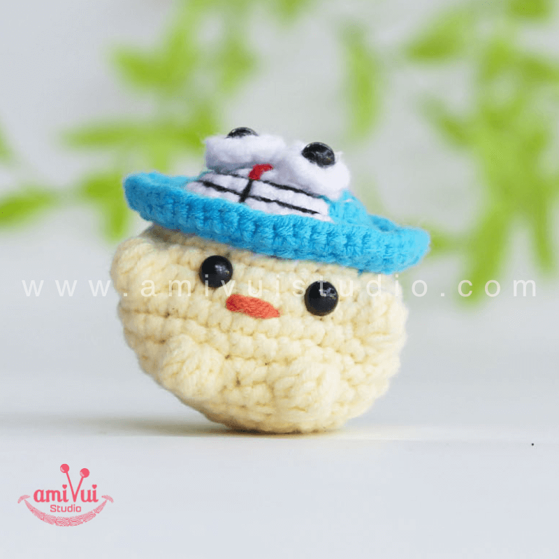 Crochet Chicken with Doraemon keychain - Free Amigurumi Pattern by AmivuiStudio