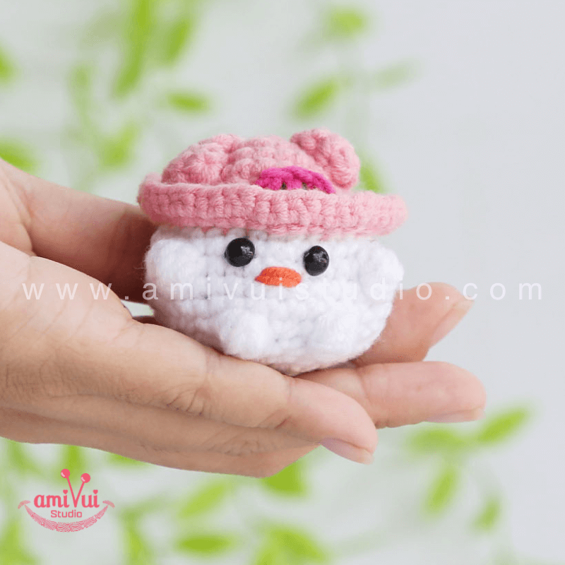 Crochet Chicken with Pig hat keychain - Free Amigurumi Pattern by AmivuiStudio