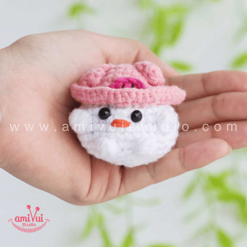 Crochet Chicken with Pig hat keychain - Free Amigurumi Pattern by AmivuiStudio