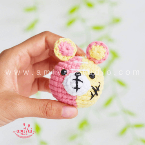 Tiny colorful bear amigurumi – Free crochet pattern