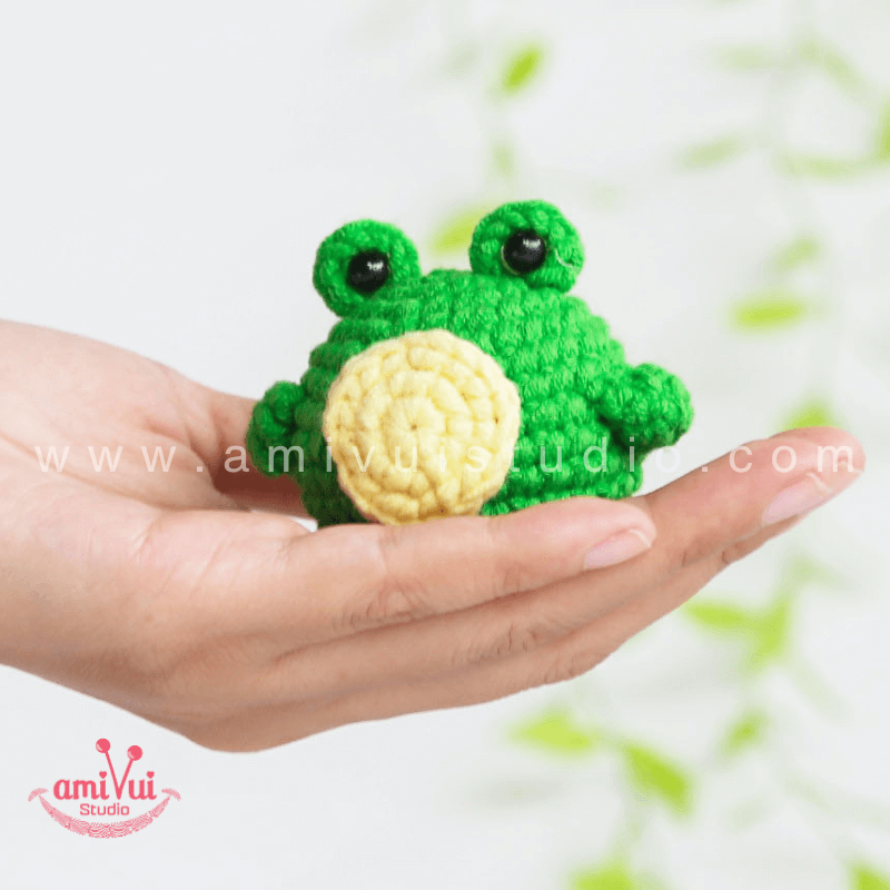 Crochet little Frog keychain - Free Amigurumi Pattern by AmivuiStudio