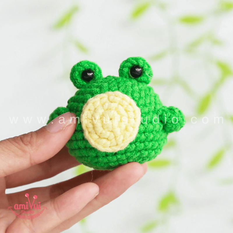 Crochet little Frog keychain - Free Amigurumi Pattern by AmivuiStudio