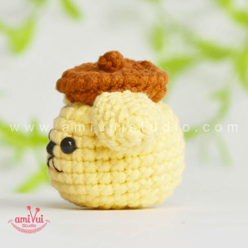 Crochet Pompompurin keychain - Free Amigurumi Pattern by AmivuiStudio