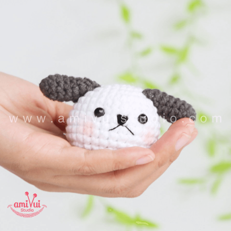 Crochet Dog keychain - Free Amigurumi Pattern by AmivuiStudio