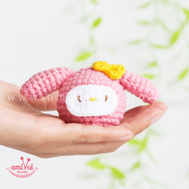 Crochet My Melody keychain - Free Amigurumi Pattern by AmivuiStudio