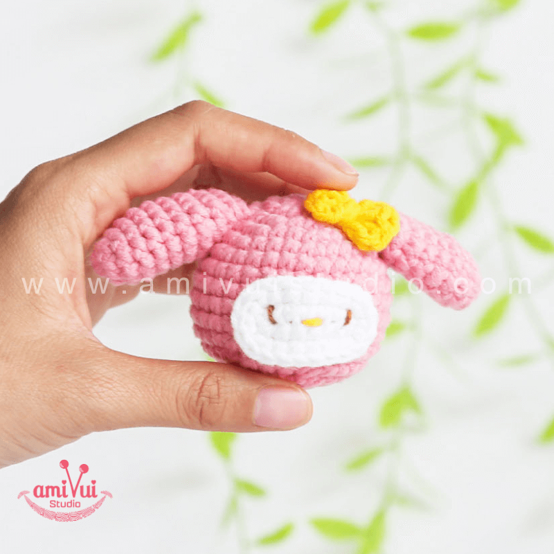 Crochet My Melody keychain - Free Amigurumi Pattern by AmivuiStudio