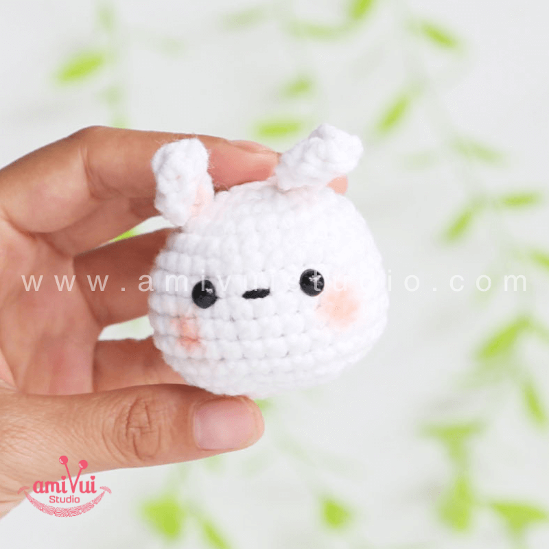 Crochet Rabbit keychain - Free Amigurumi Pattern by AmivuiStudio