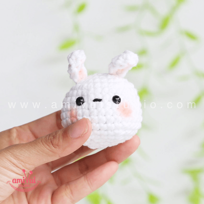 Crochet Rabbit keychain - Free Amigurumi Pattern by AmivuiStudio