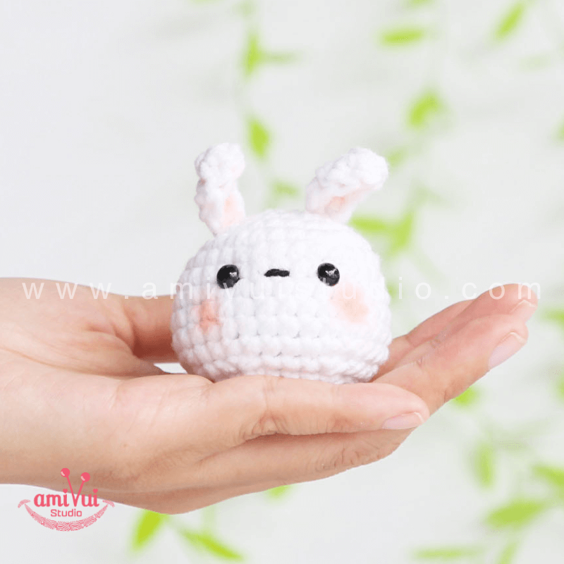 Crochet Rabbit keychain - Free Amigurumi Pattern by AmivuiStudio