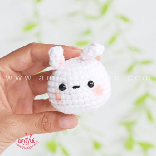 Rabbit keychain amigurumi free crochet pattern